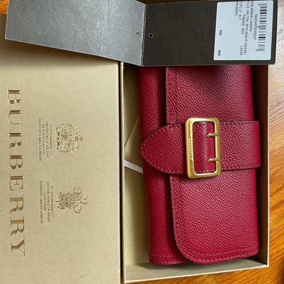 Like new Burberry wallet - Picture 5 of 6